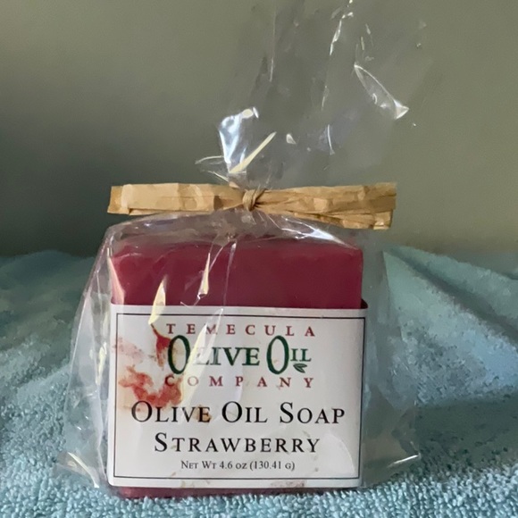 🛀 🍓 BATH & BODY WORKS SHOWER GEL AND SOAP 🛀🍓NWOT 🍓 - Picture 13 of 15